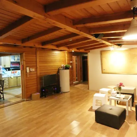 Maru Hostel Hongdae